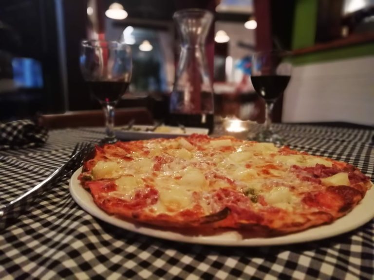 Pizza and red wine