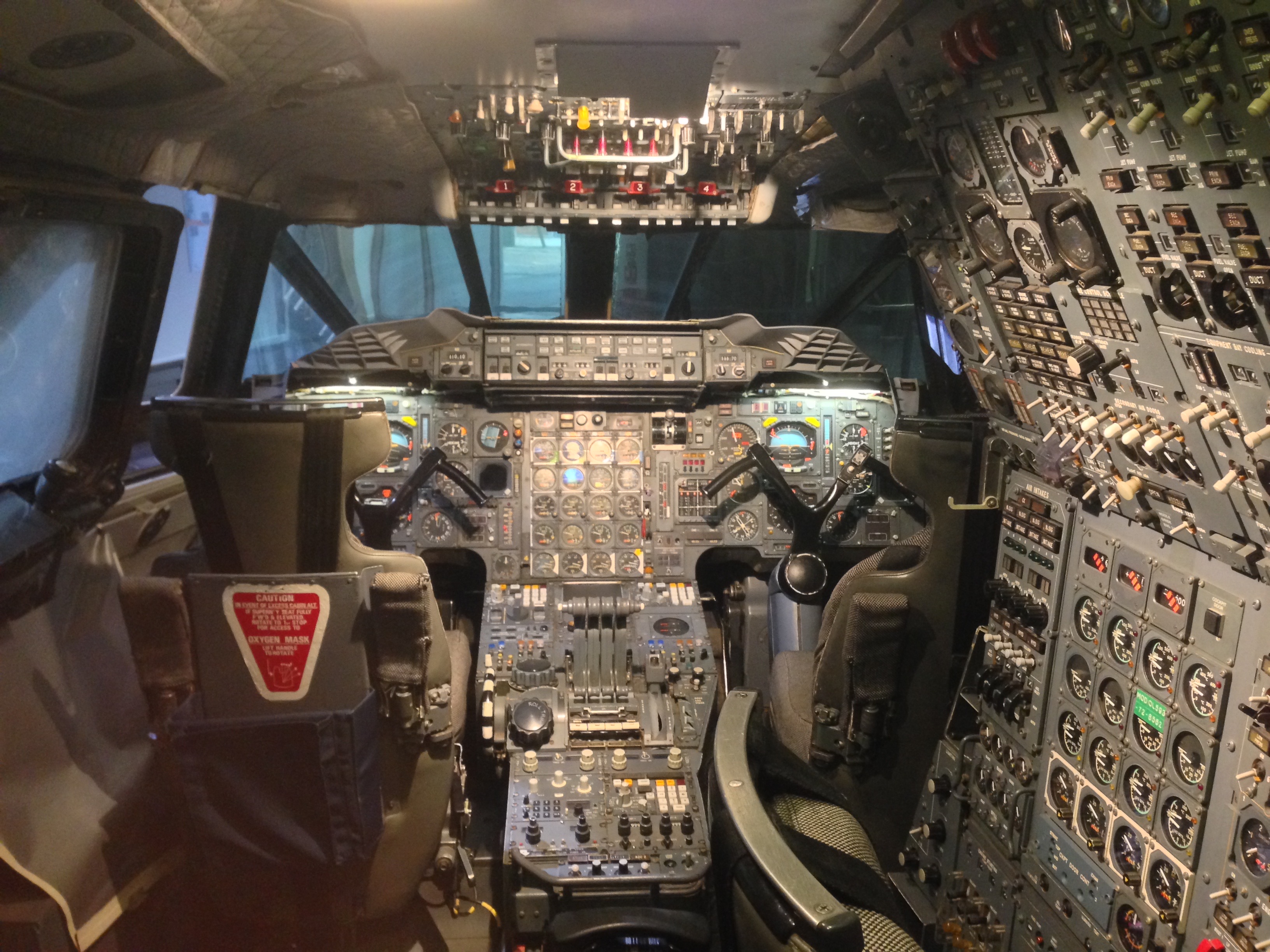 concorde jet cockpit