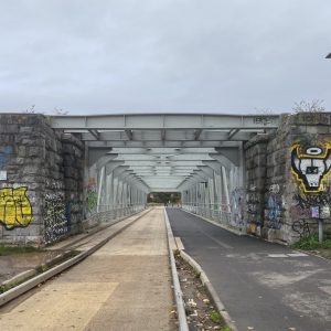 Box girder bridge