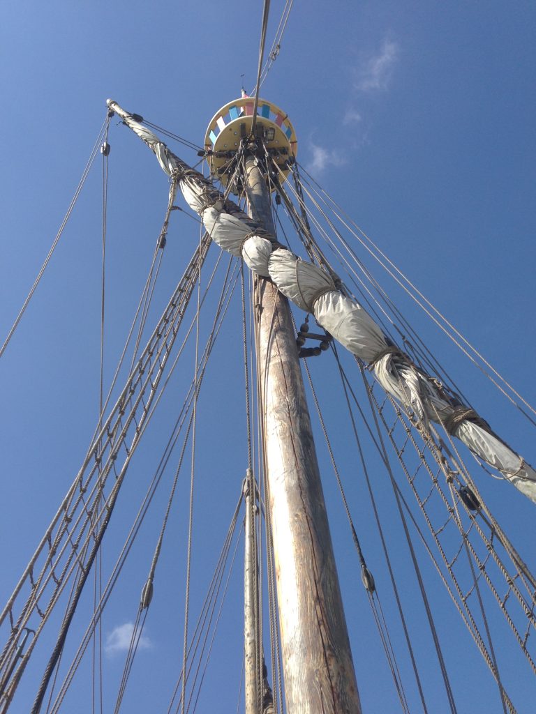 Sailing ship – main mast and rigging