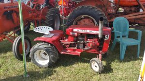 Wheel Horse miniature tractor