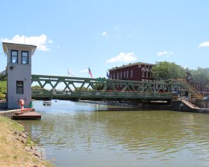 Canal lift bridge