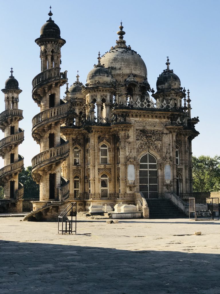 Mahabat Maqbara