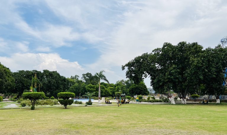 Public Park in Mandi Bahauddin, Pakistan – WorldPhotographyDay22