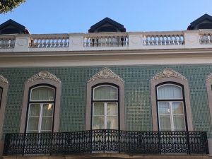 Tiles house in Lisbon / Casa com azulejos na zona alta de Lisboa