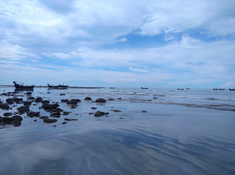 St. Martin’s Island is a small island (area only 3 km2) in the northeastern part of the Bay of Bengal, about 9 km south of the tip of the Cox’s Bazar-Teknaf in Bangladesh