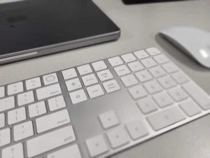 Apple Keyboard & Mouse
