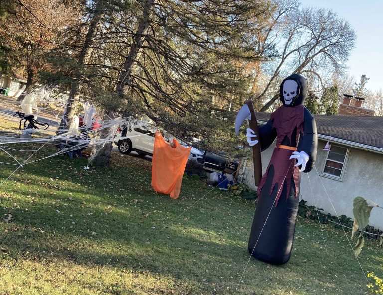 Halloween decoration in a house yard.