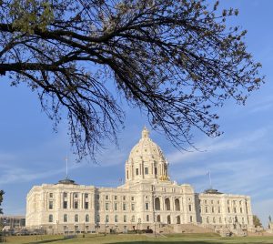 Front view of the Minnesota state capitol building.
