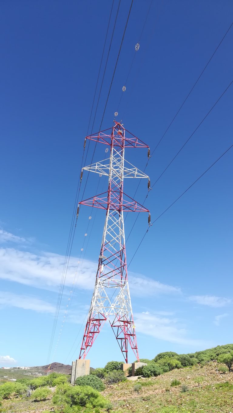 Torre de alta tensión. High Tension Tower. Red eléctrica. Electrical network.