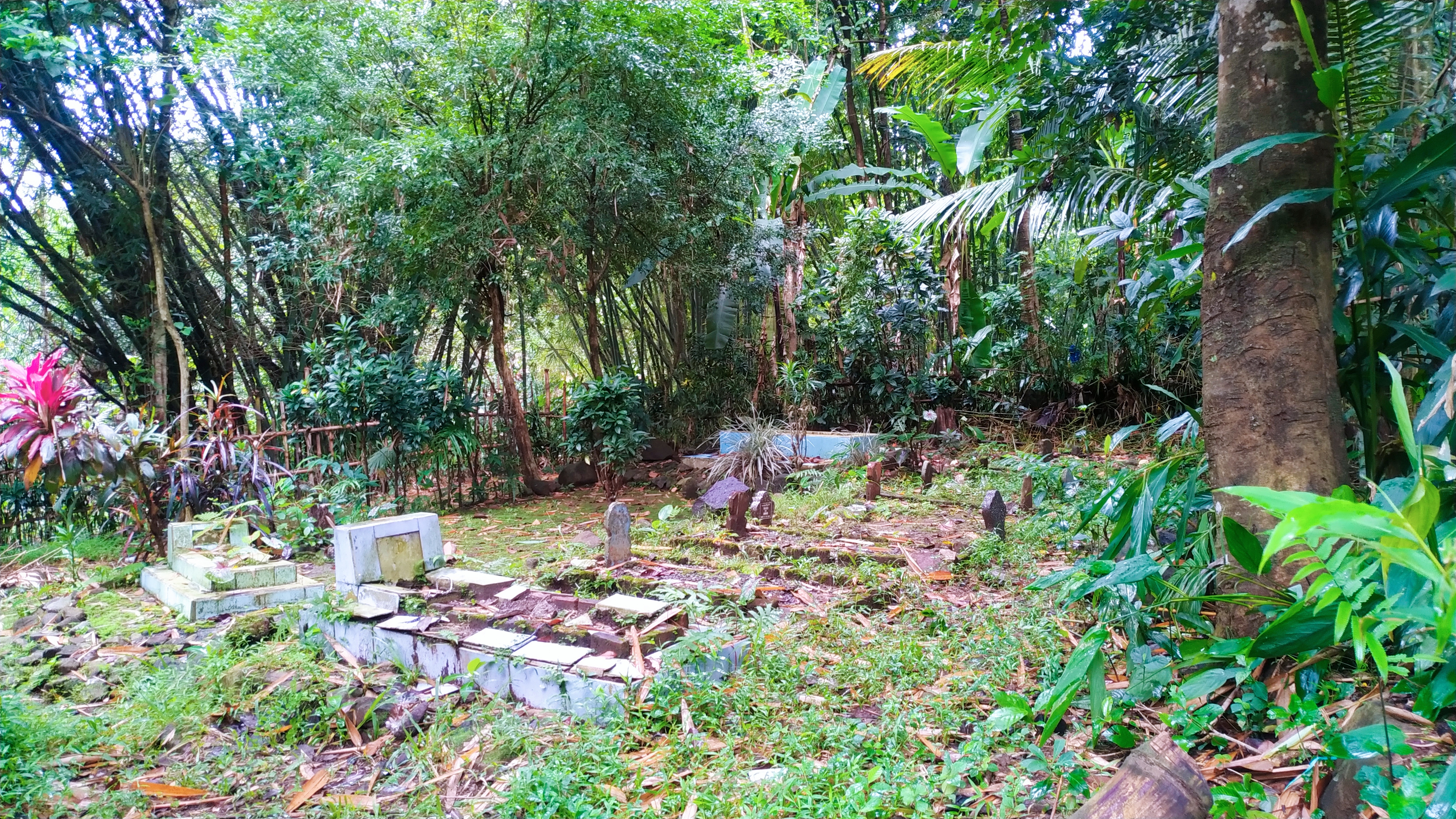 Graves in Indonesia