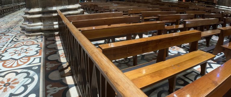 prayer benches, duomo de milano, milan, italy, cathedral