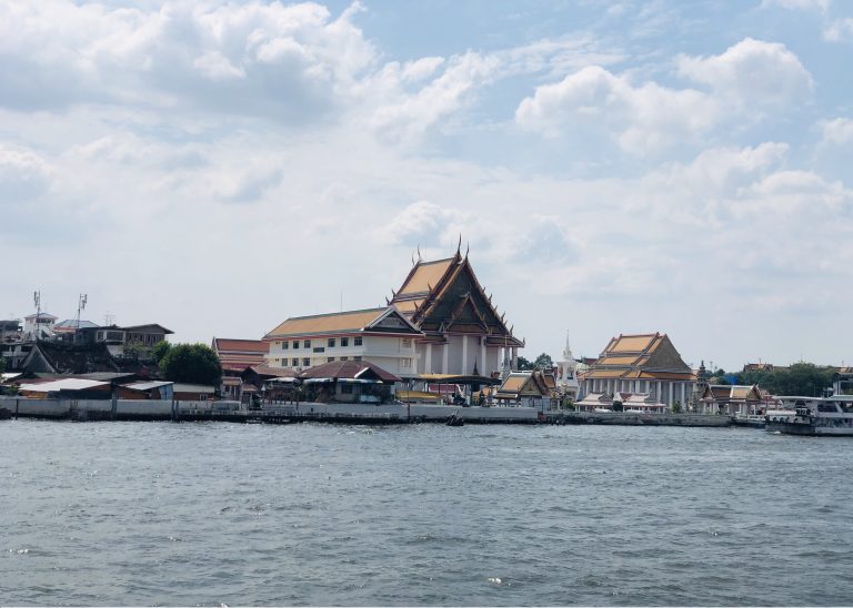 Bangkok WatArun Temple Ouside View