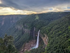 Witnessing the awe-inspiring Nohkalikai Falls in all its glory, surrounded by lush greenery and misty clouds, is truly a mesmerizing experience.

