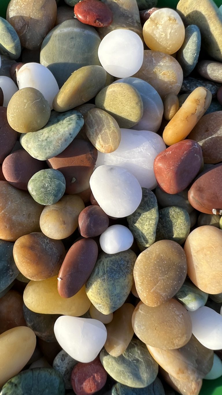 Rockhounding and colorful rocks on a southern Oregon beach