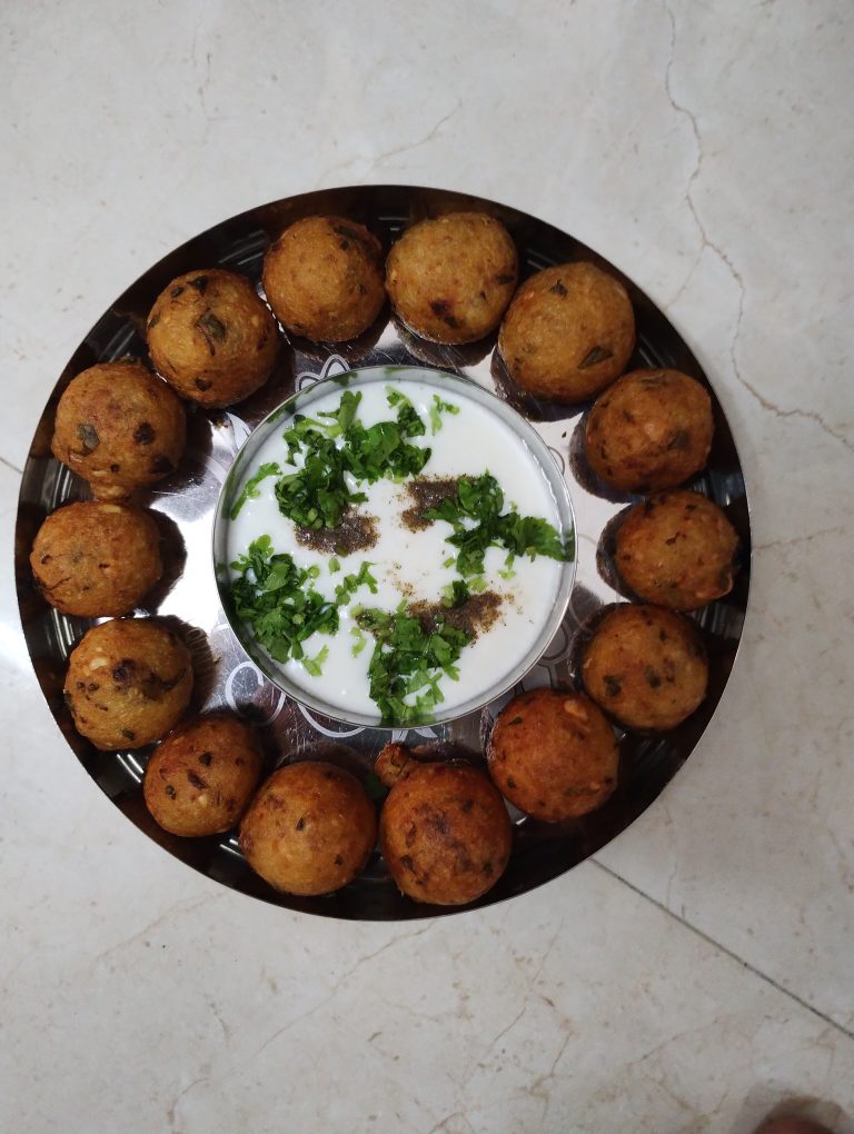 Indian food, Ragda Petis full of potato and rich of dryfruit.