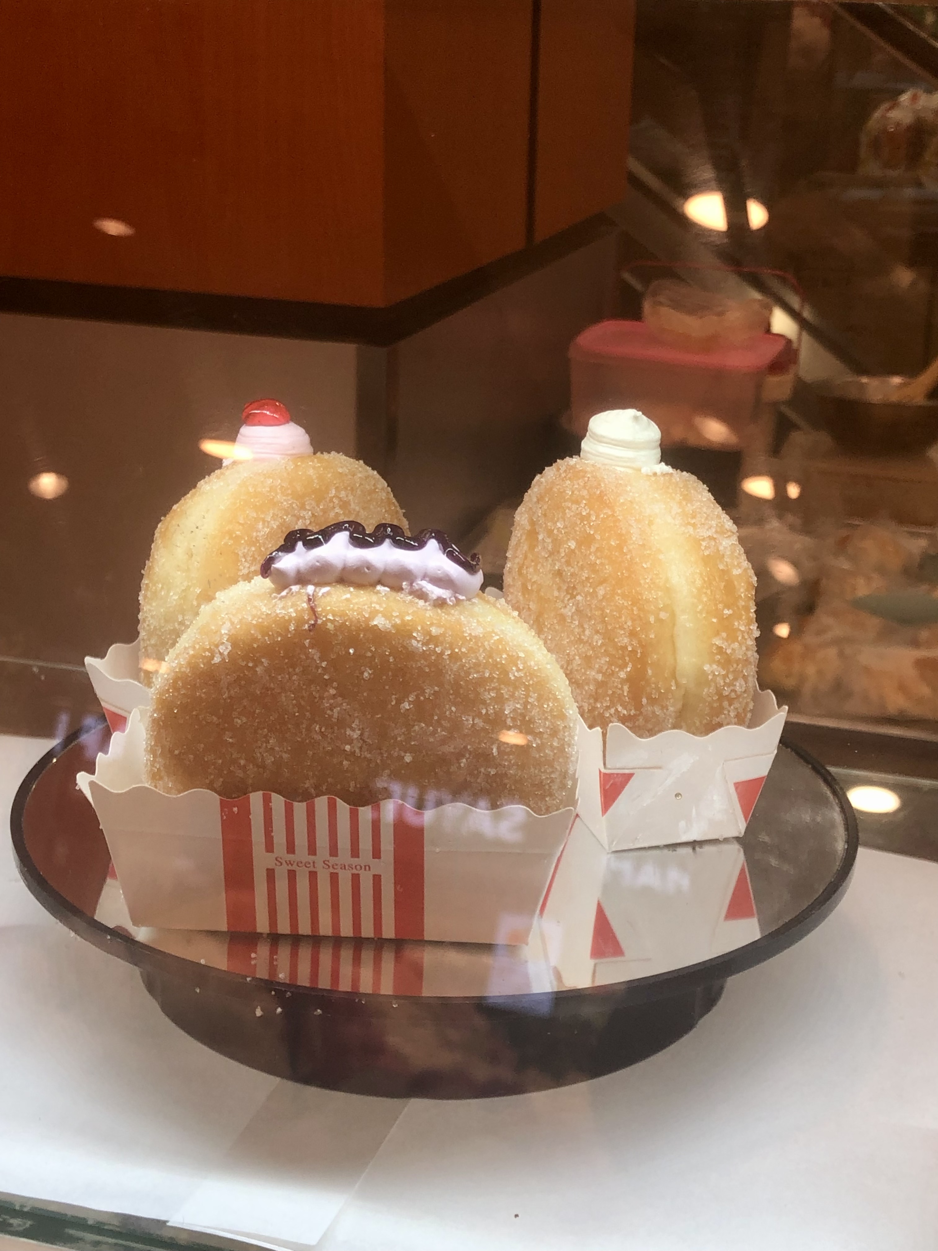 Round cakes