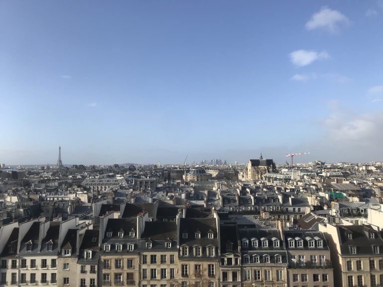 L’église Saint Eustache, la Bourse du Commerce et la tour Eiffel vues depuis le Centre Pompidou à Paris.