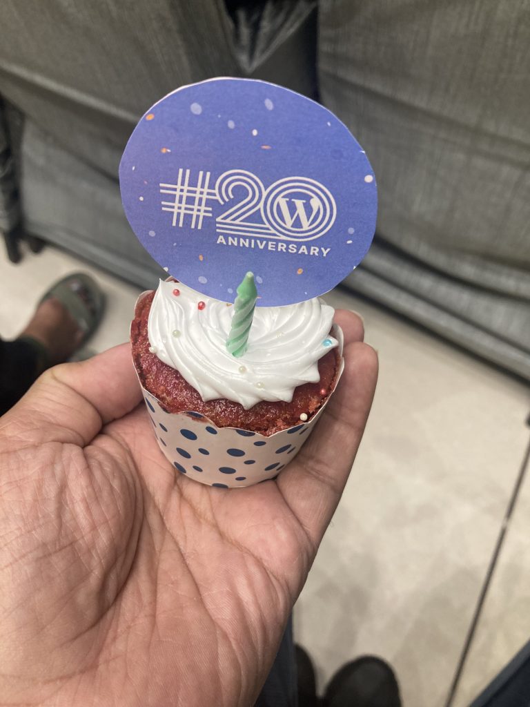 A mini cake which was distributed on the WP20 celebration