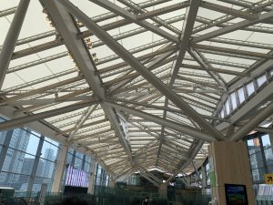 View larger photo: JR東日本山手線　高輪ゲートウェイ駅　駅舎内　天井
JR East Yamanote Line Takanawa Gateway Station Ceiling