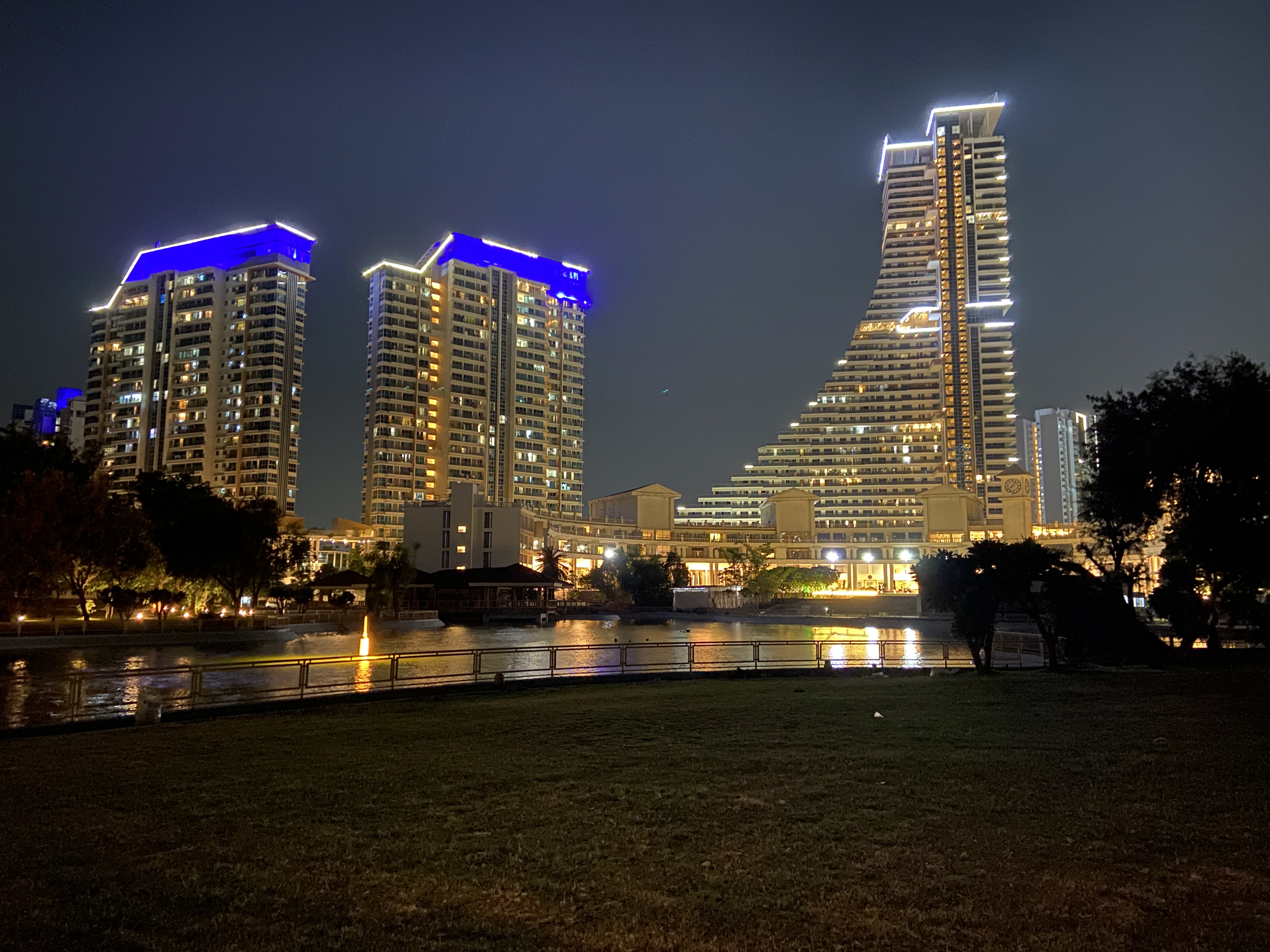 Building with designing lights
