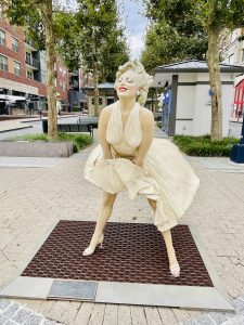 Statue of Marilyn Monroe. From National Harbor, Maryland, United States.