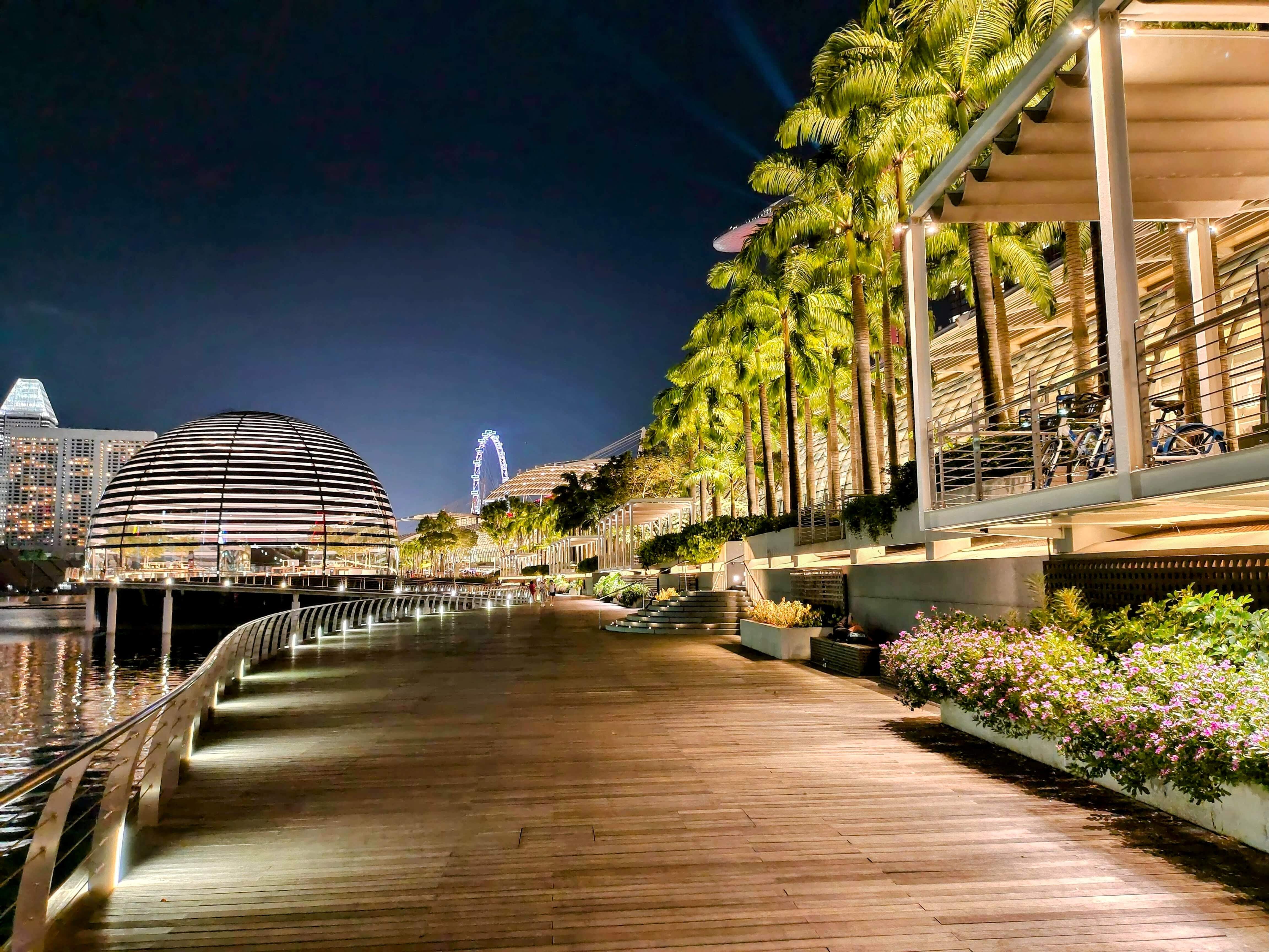 Marina Bay Apple Center Night View