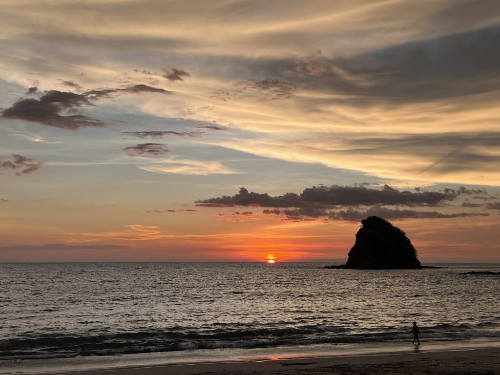 Perfect sunset – Playa Rajada Costa Rica