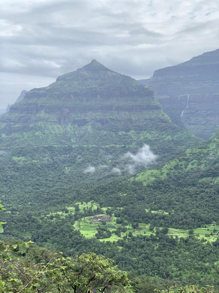 One of the most captivating features of Malshej Ghat during the monsoon is the numerous waterfalls that adorn its rugged terrain. The milky-white streams of water gracefully tumble down the steep cliffs, creating a mesmerizing spectacle that draws nature enthusiasts, photographers, and tourists alike. Birdwatchers are also in for a treat, as Malshe