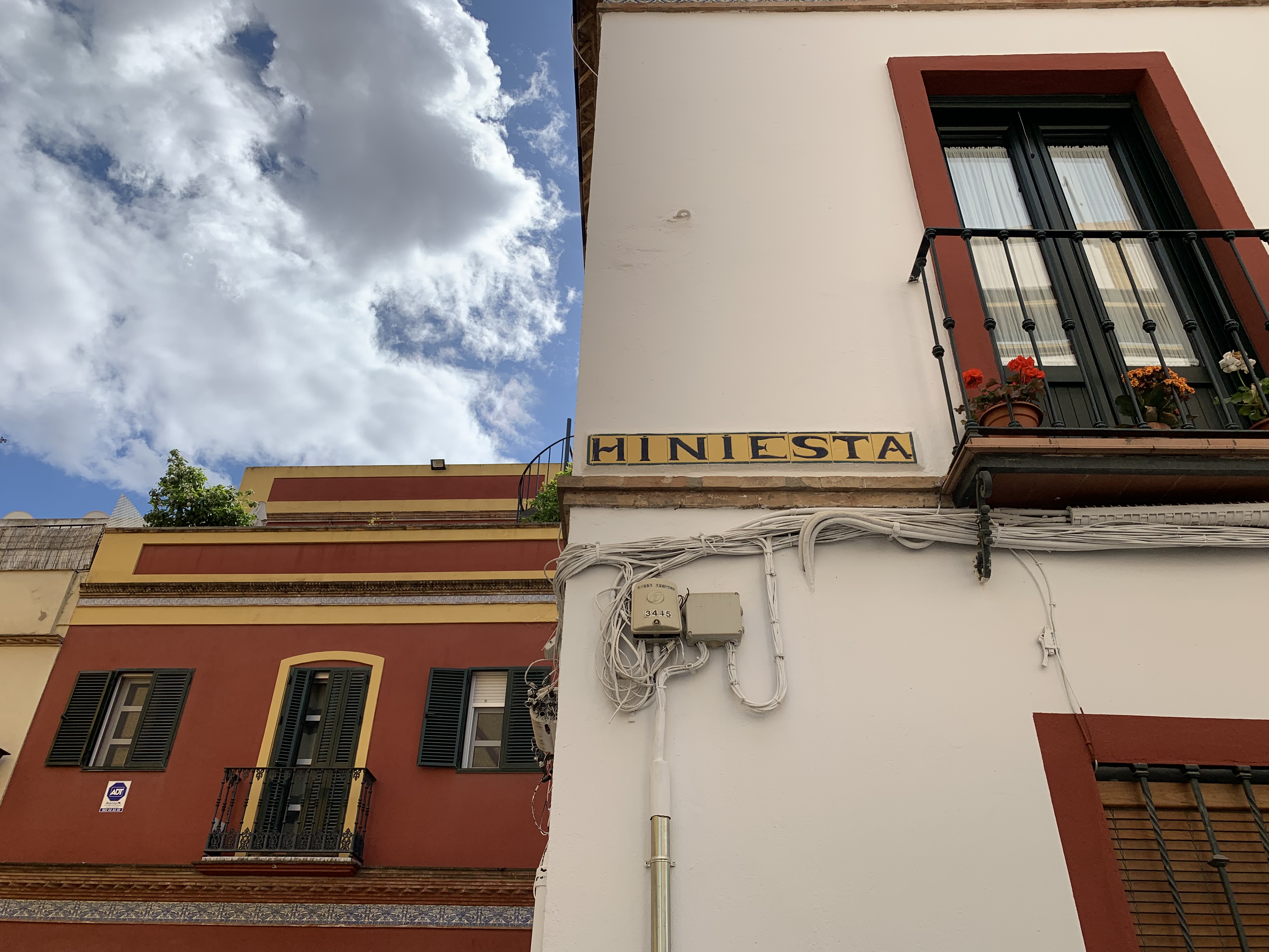 Foto de la calle Hiniesta de Sevilla
Photo of Hiniesta street in Seville