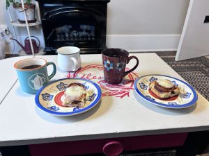 Bread with white honey and coffee for Breakfast! 