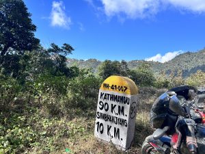 Road distance signboard! Kathmandu and Simbhanjyang! 