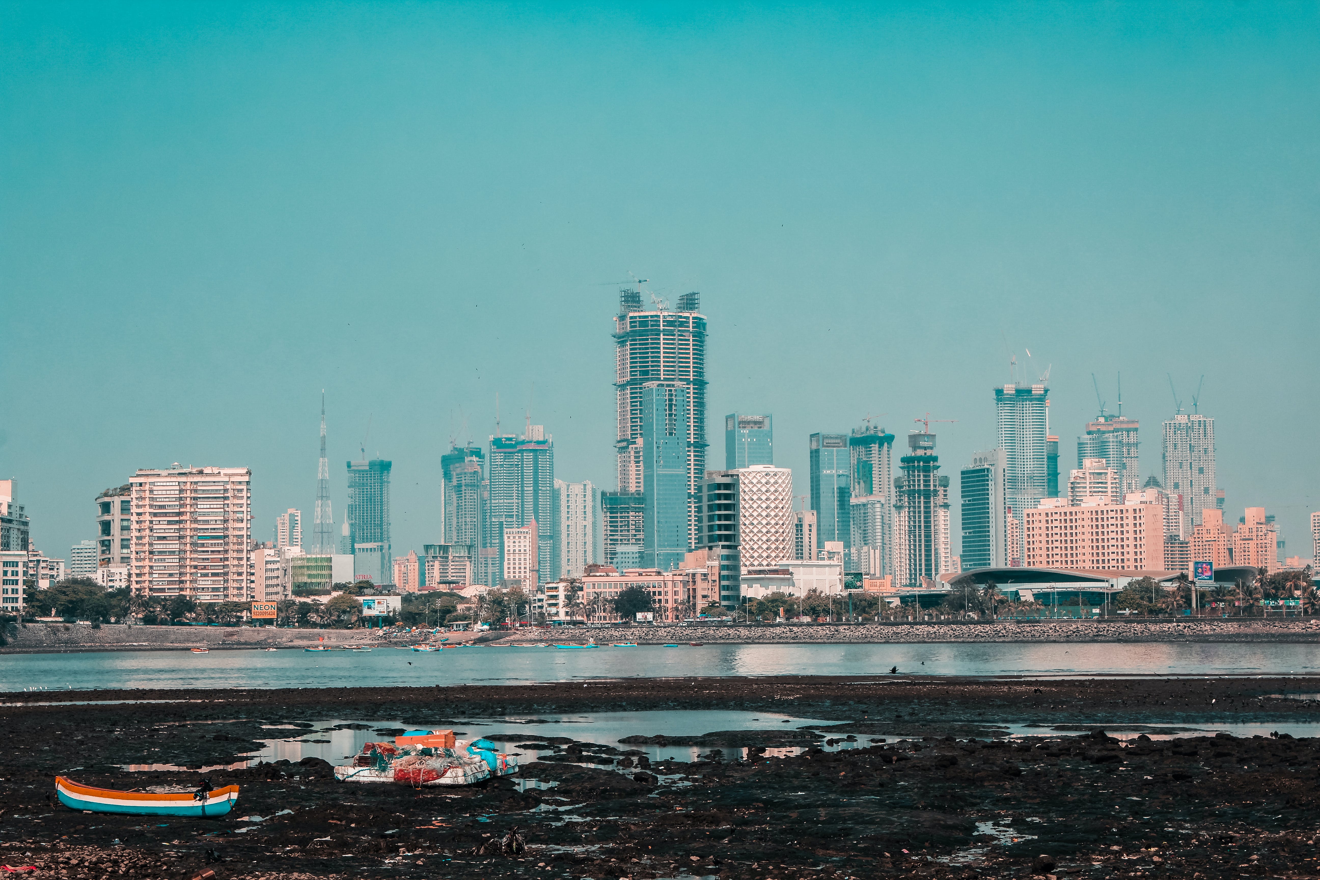 Panoramic view of the cityscape against the horizon