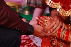 Bid farewell to the bride as they exchange betel nuts during the marriage ceremony. 