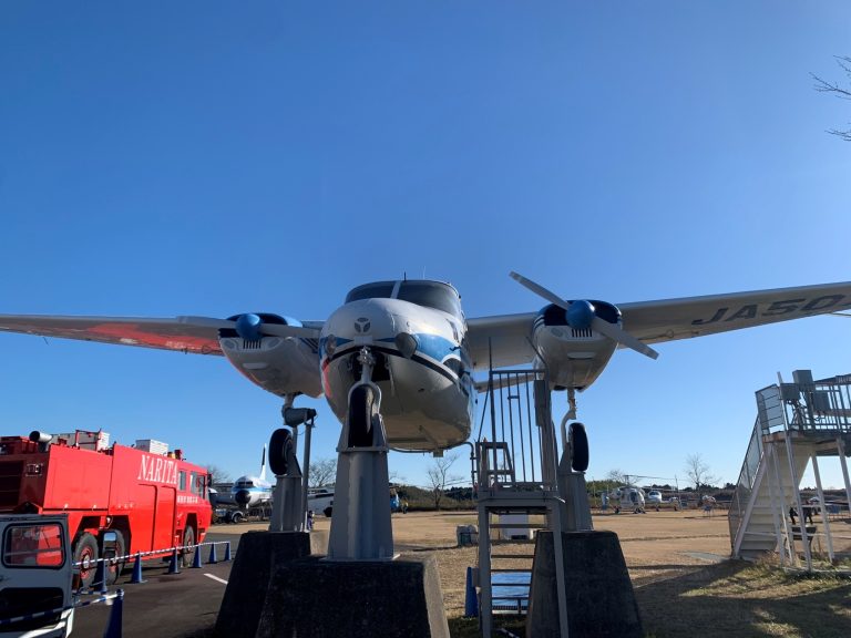 千葉県成田市　航空博物館　屋外展示してるセスナ　/　Cessna on display outdoors at the Aviation Museum in Narita City, Chiba Prefecture.