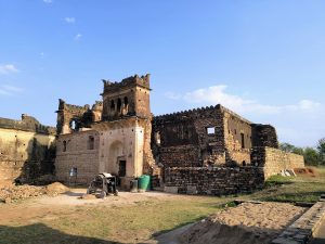 Ruined structures amidst the vastness of Kalinjar Fort in Banda, Uttar Pradesh, narrating tales of its rich historical past.
