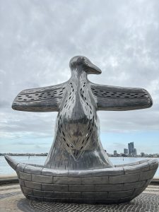 View larger photo: A large metal penguin statue in Australia, Perth, Elizabeth Quay