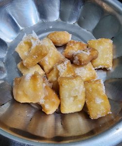 Shankarpali / Shakkar Para is an Indian sweet that is especially popular during Deepawali festival