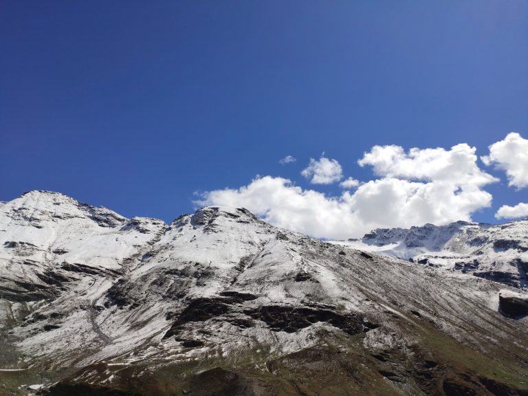 Snow Covered Mountains – Hill Station in Manali, India