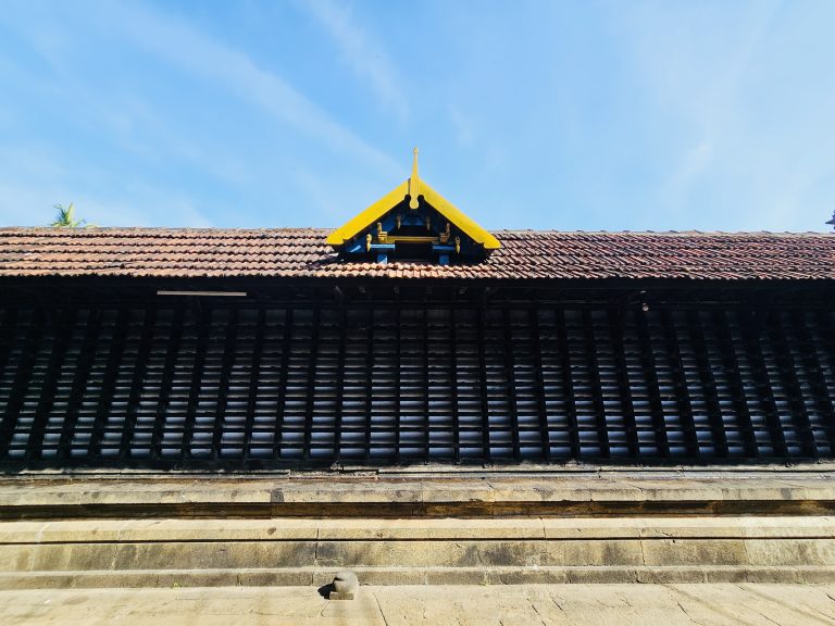 Side view of Thirunavaya Sree Nava Mukunda Temple, Malappuram, Kerala