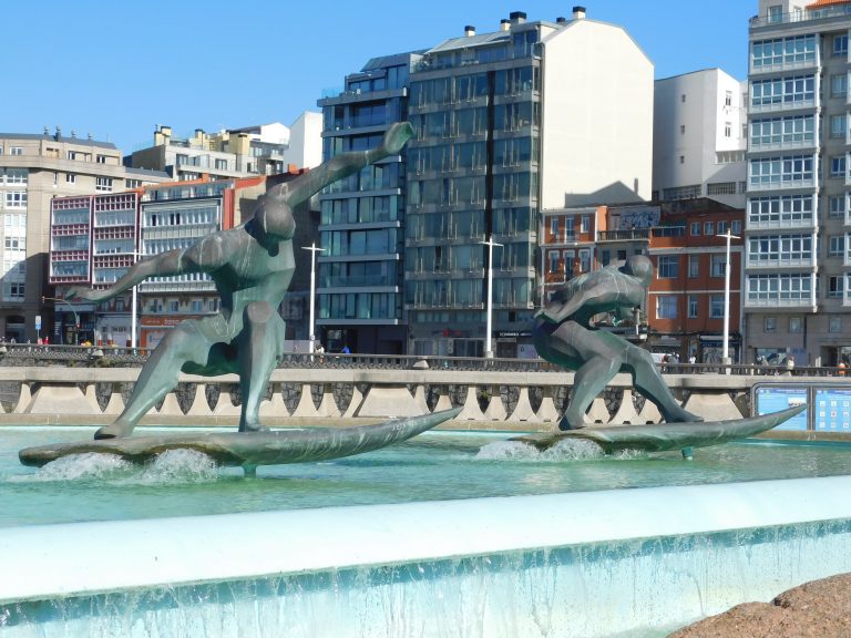 Surfers’ Square in A Coru?a, Spain, featuring its iconic monument and coastal atmosphere.