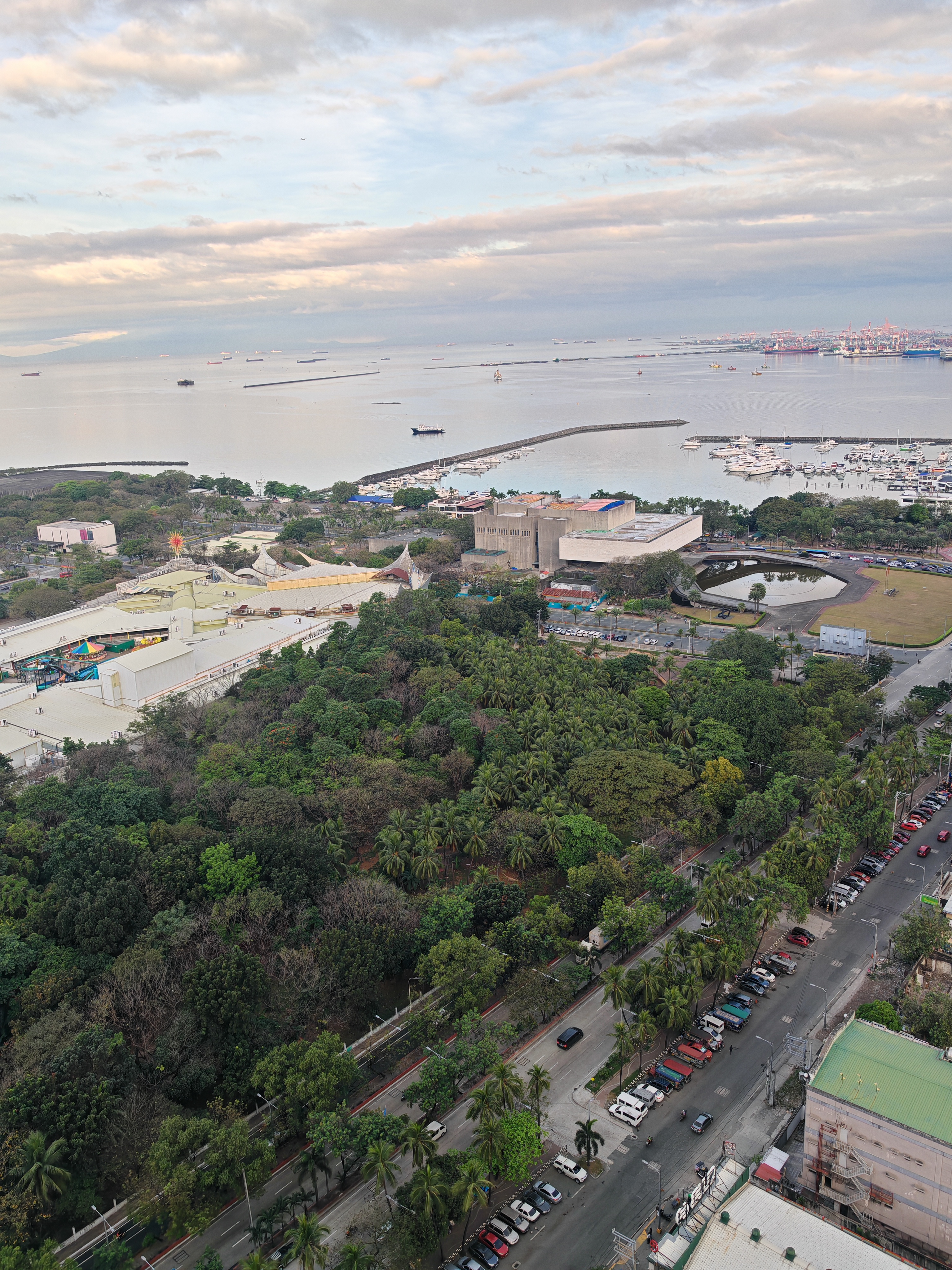 Overlooking view of Manila Bay near Philippine International Convention Center (PICC)