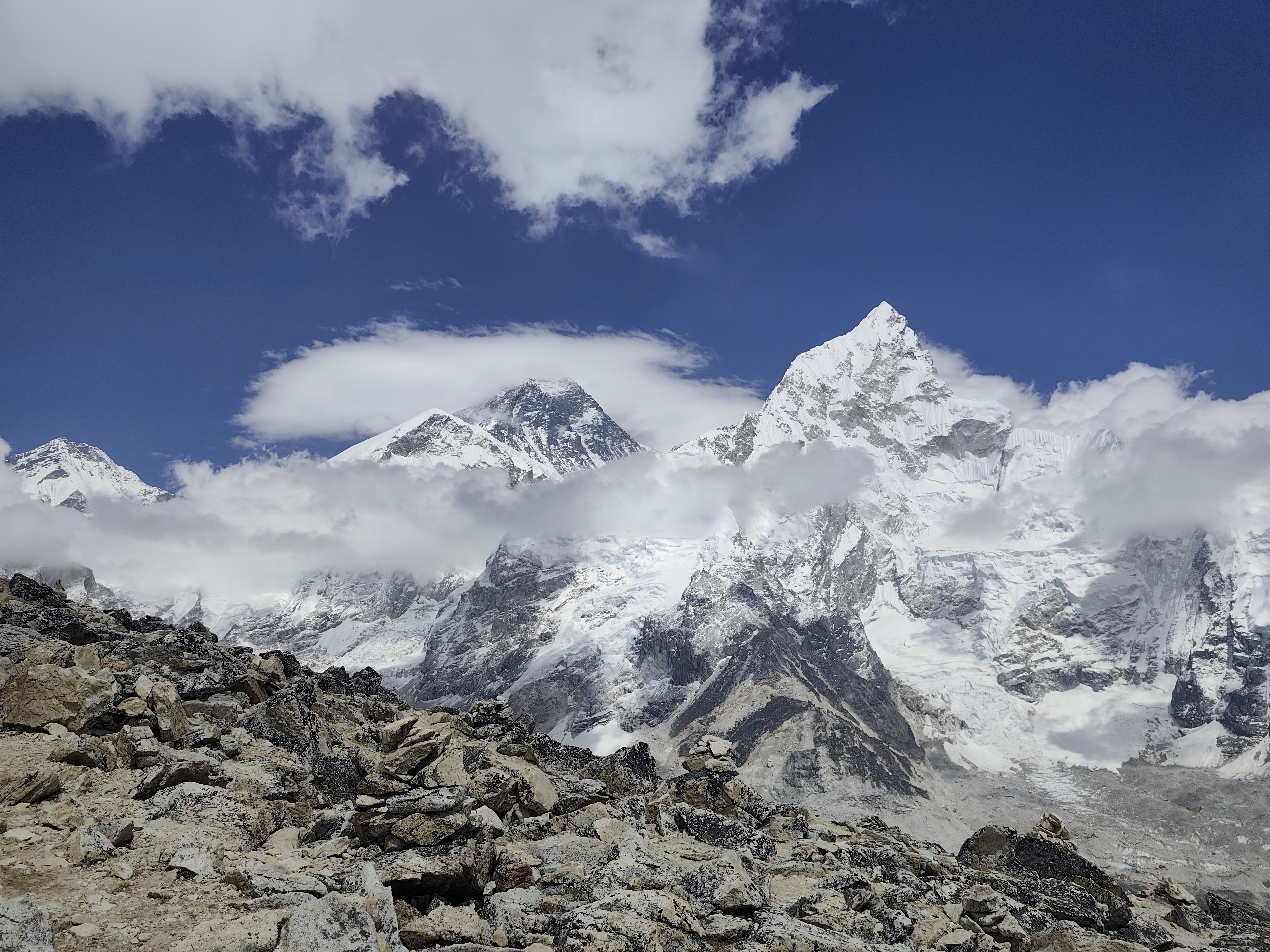Breathtaking view of Mount Everest from Kalapatthar.