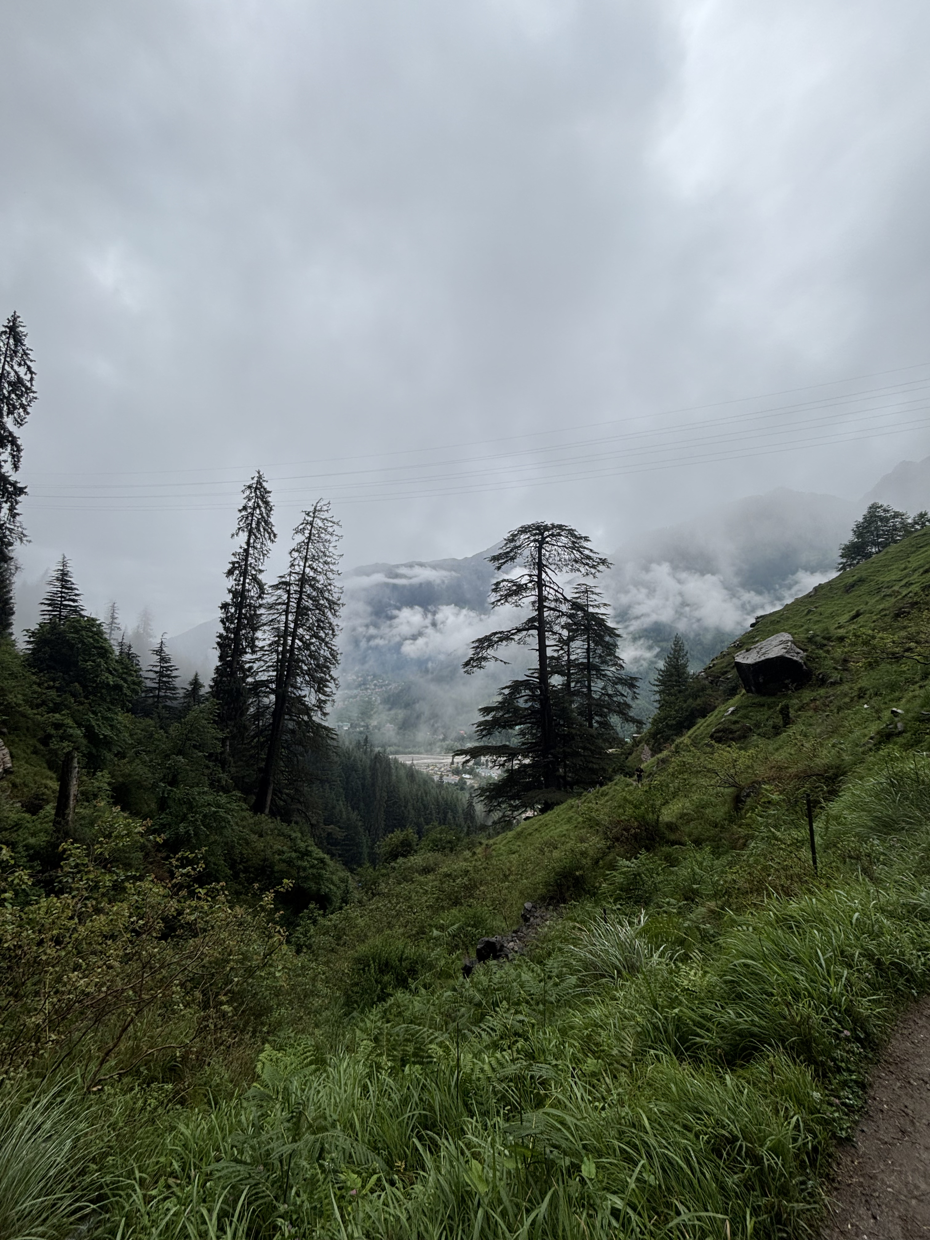 A cloudy hill view from the top of Manali.