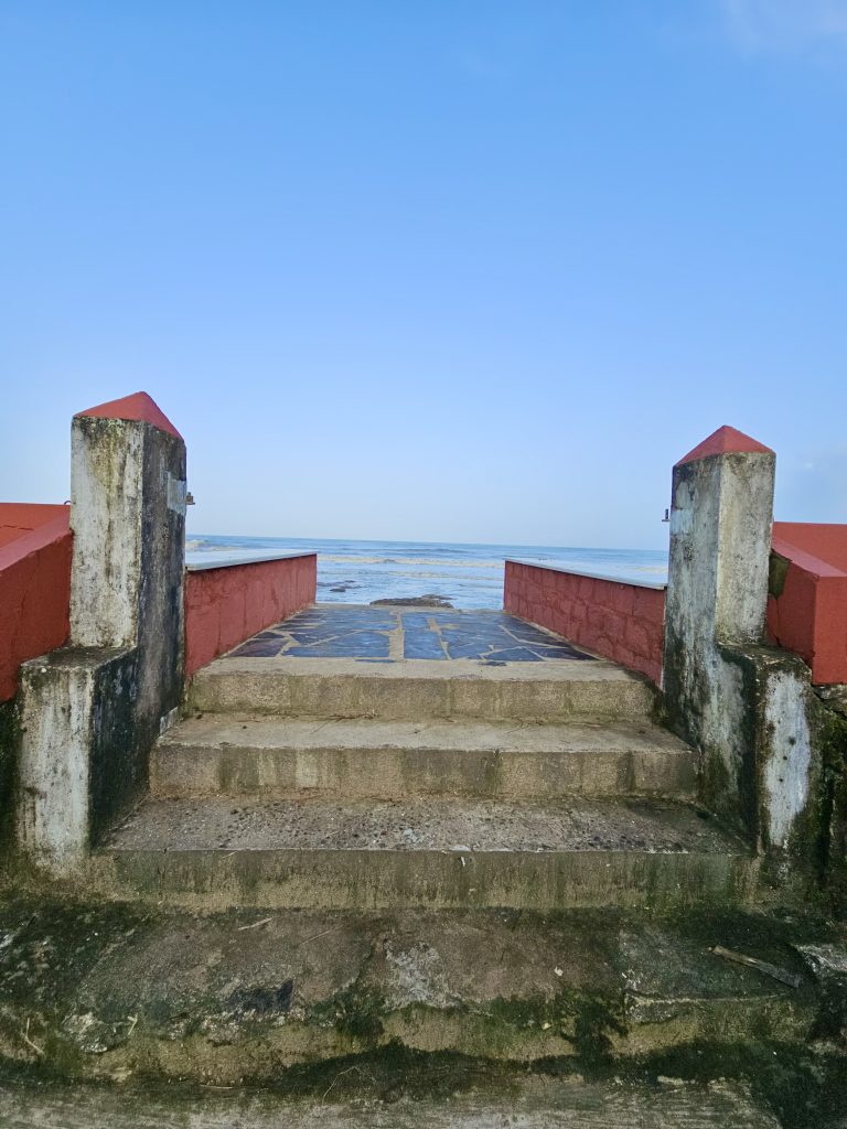 Old stone steps lead to the endless sea, where land ends and calm begins. Captured in Gotheeswaram, Kozhikode.