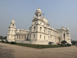The Victoria Memorial, Kolkata, is a grand white‐marble monument and museum built between 1906 and 1921 by the British to commemorate Queen Victoria after her death.
