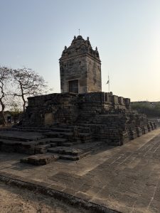 The Sun Temple in Zinavari village, Jamnagar (Gujarat, India), dates back to the 6th century and is one of the oldest surviving stone temples in the region.