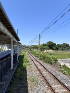 View of the northbound tracks from Ōami Station on the Sotobō Line.