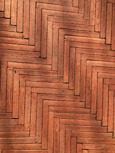 Brick pattern with V shape