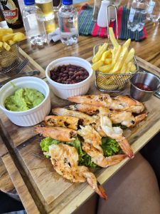 Grilled shrimp with tasty sides